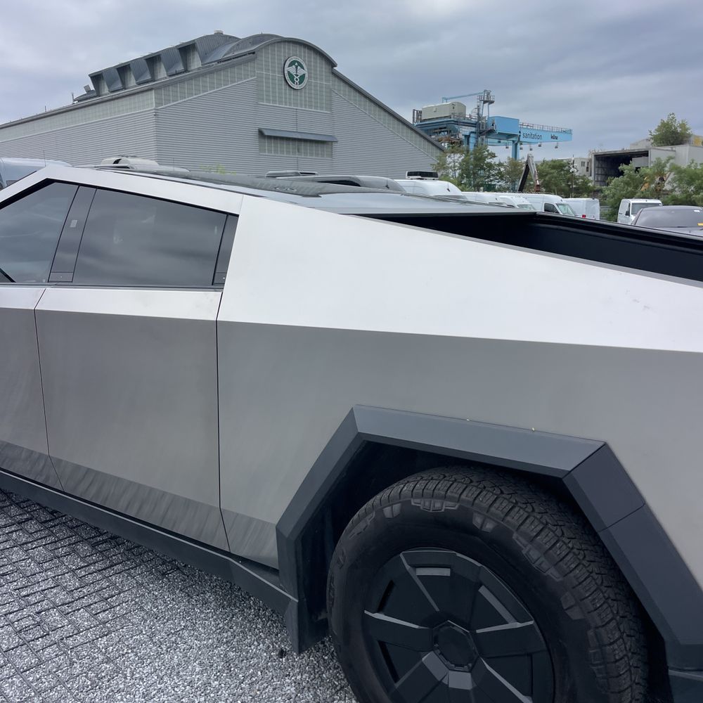 2024 Tesla Cybertruck Base