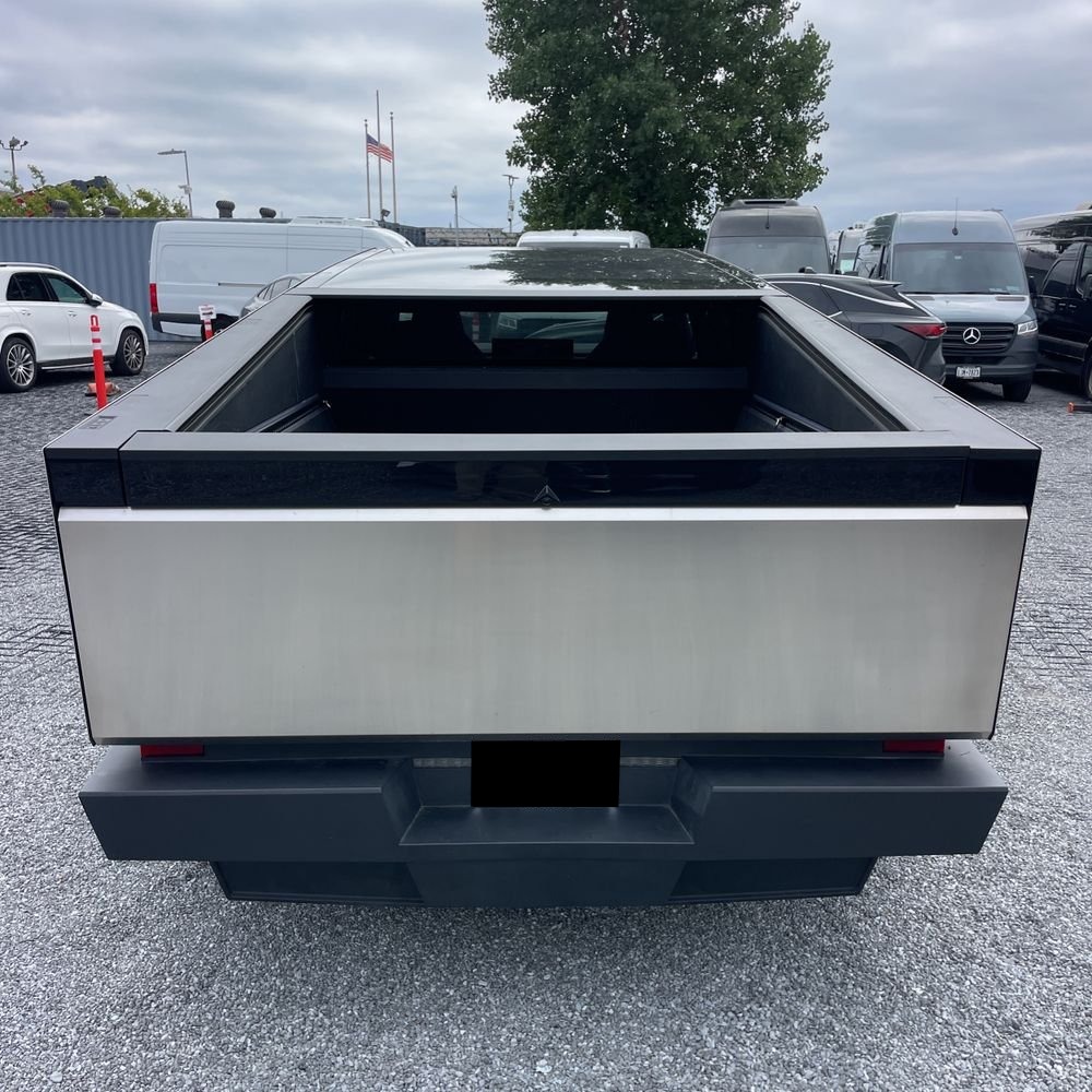 2024 Tesla Cybertruck Base
