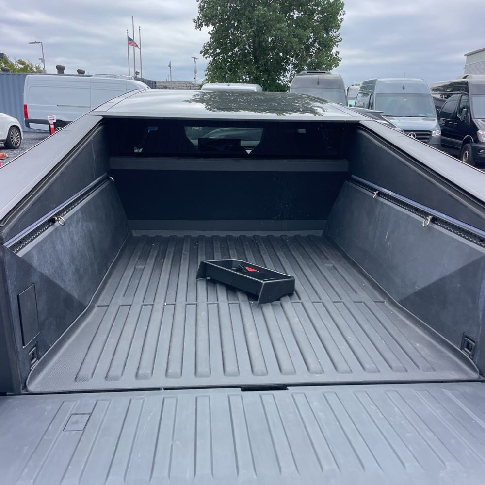 2024 Tesla Cybertruck Base