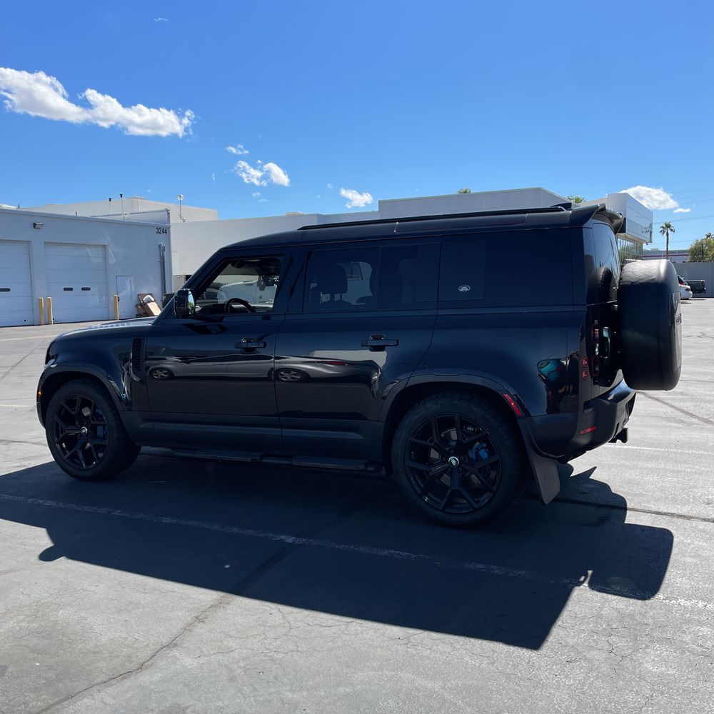 2022 Land Rover Defender 110 SE