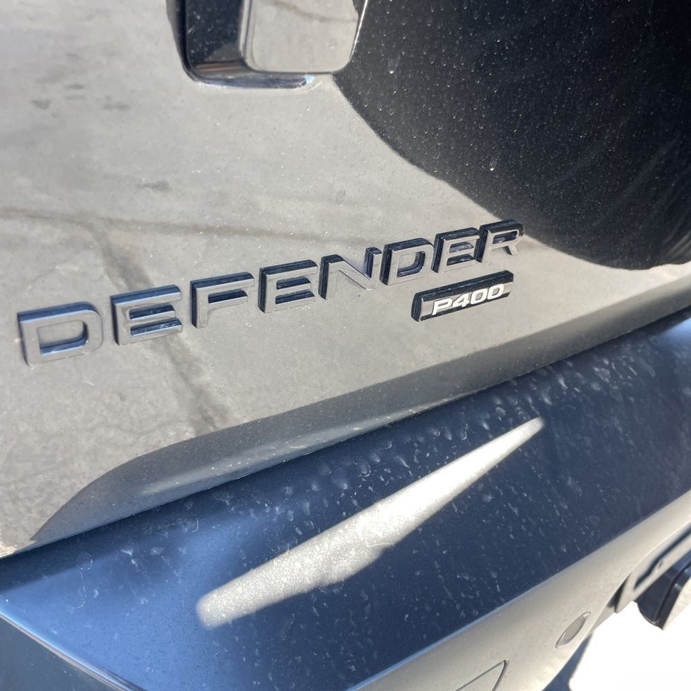 2022 Land Rover Defender 110 SE