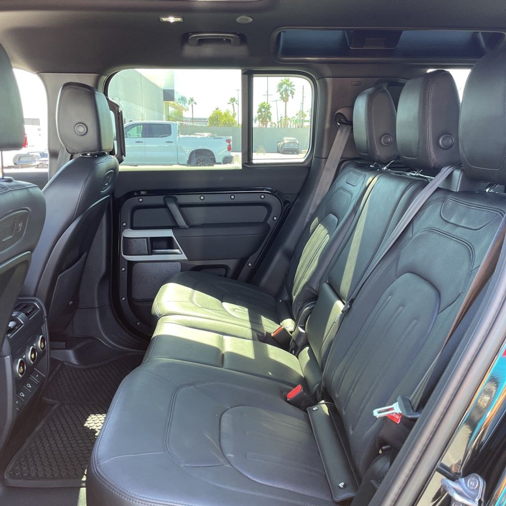 2022 Land Rover Defender 110 SE