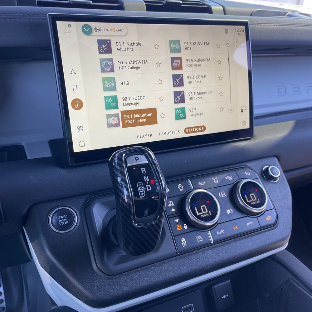 2022 Land Rover Defender 110 SE