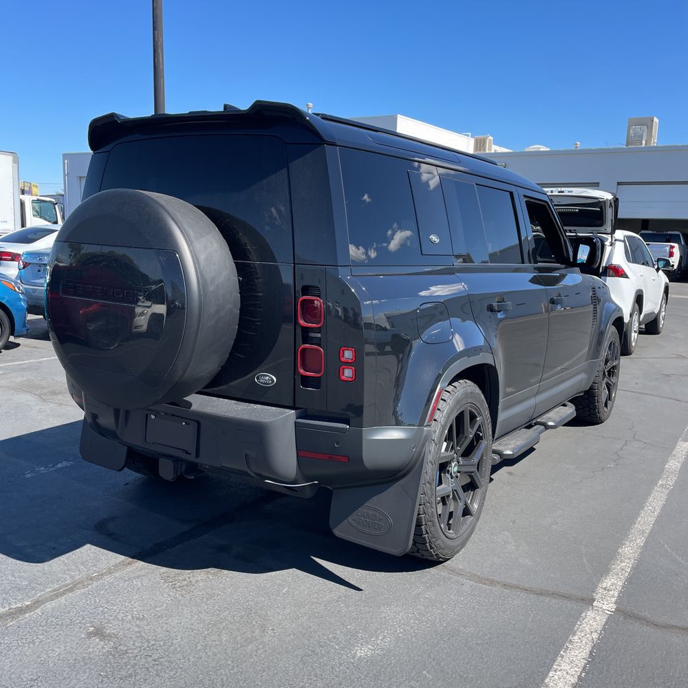 2022 Land Rover Defender 110 SE