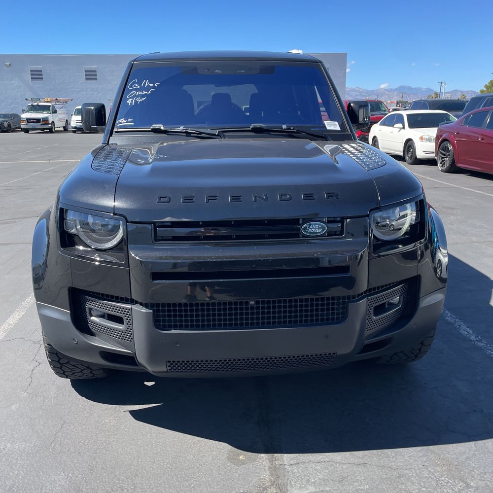 2022 Land Rover Defender 110 SE