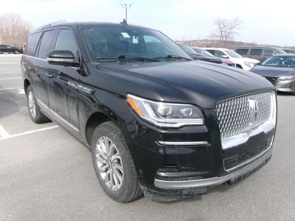 2023 Lincoln Navigator Standard