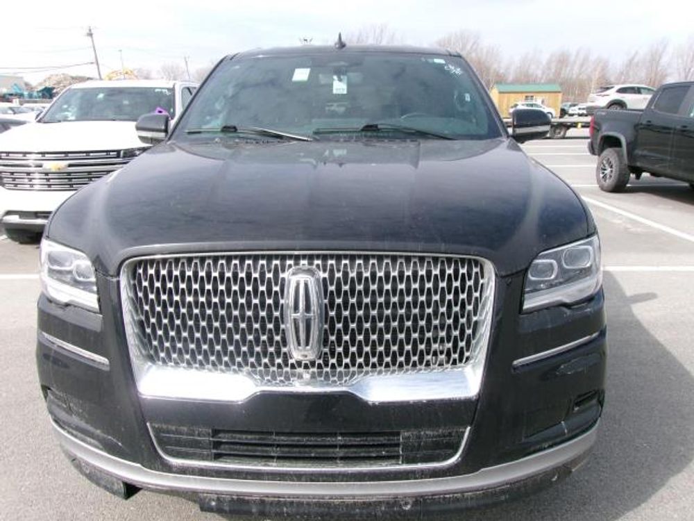 2023 Lincoln Navigator Standard