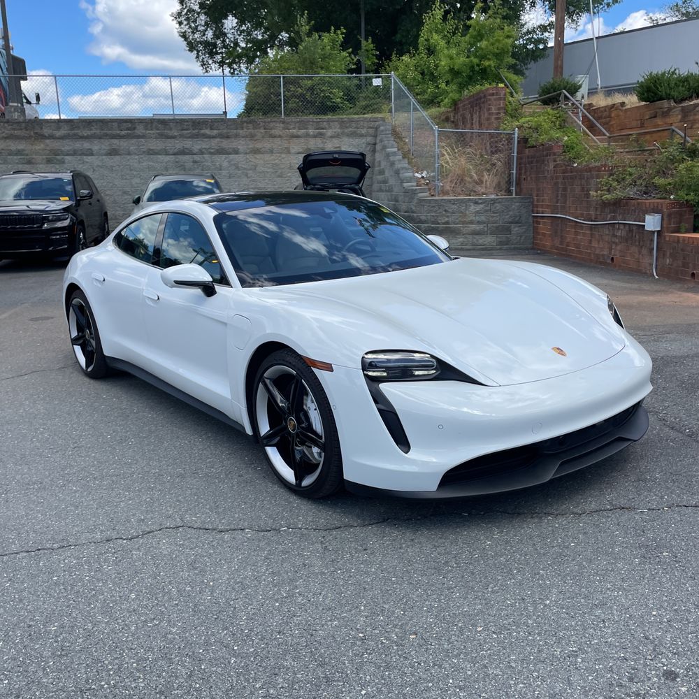 2022 Porsche Taycan Base