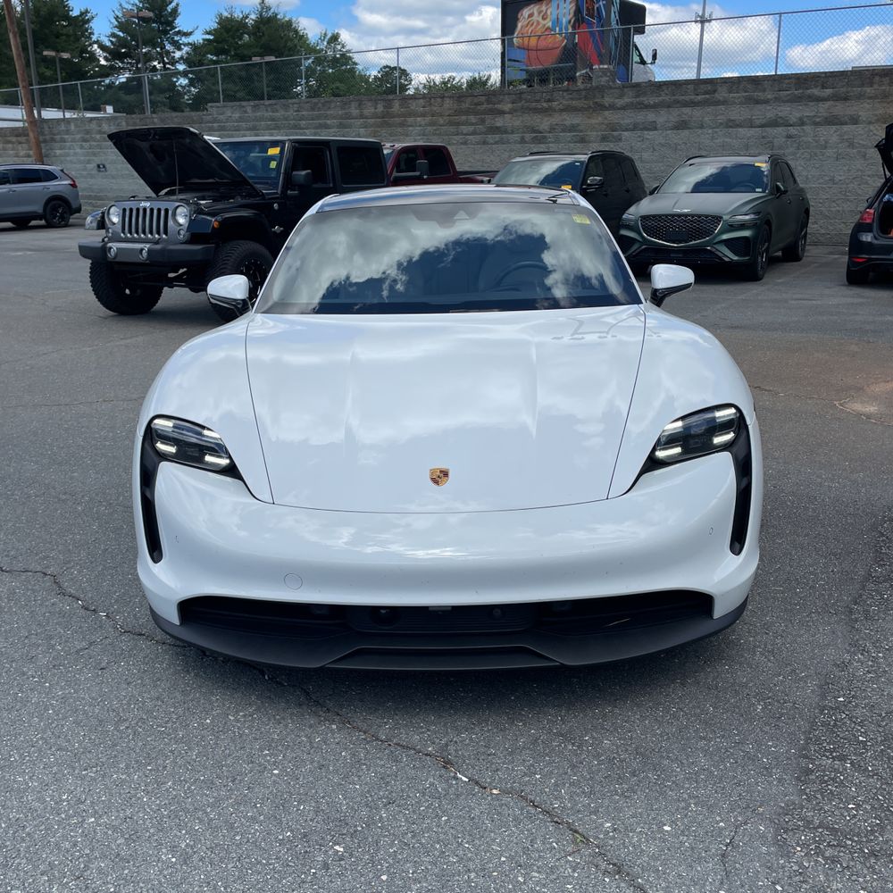 2022 Porsche Taycan Base