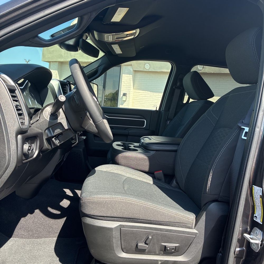 2026 Ram 2500 Big Horn Crew Cab 4x4 8' Box