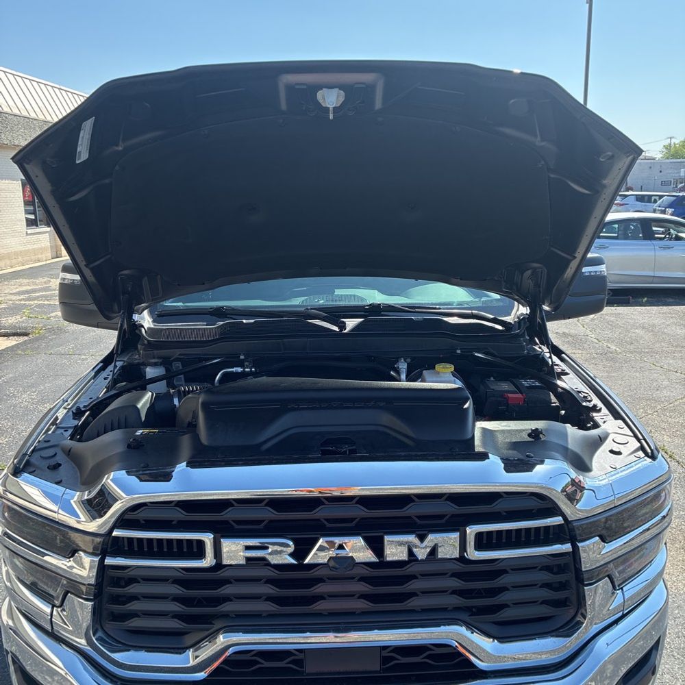 2026 Ram 2500 Big Horn Crew Cab 4x4 8' Box