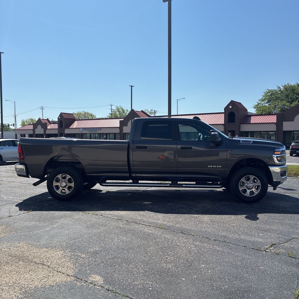 2026 Ram 2500 Big Horn Crew Cab 4x4 8' Box