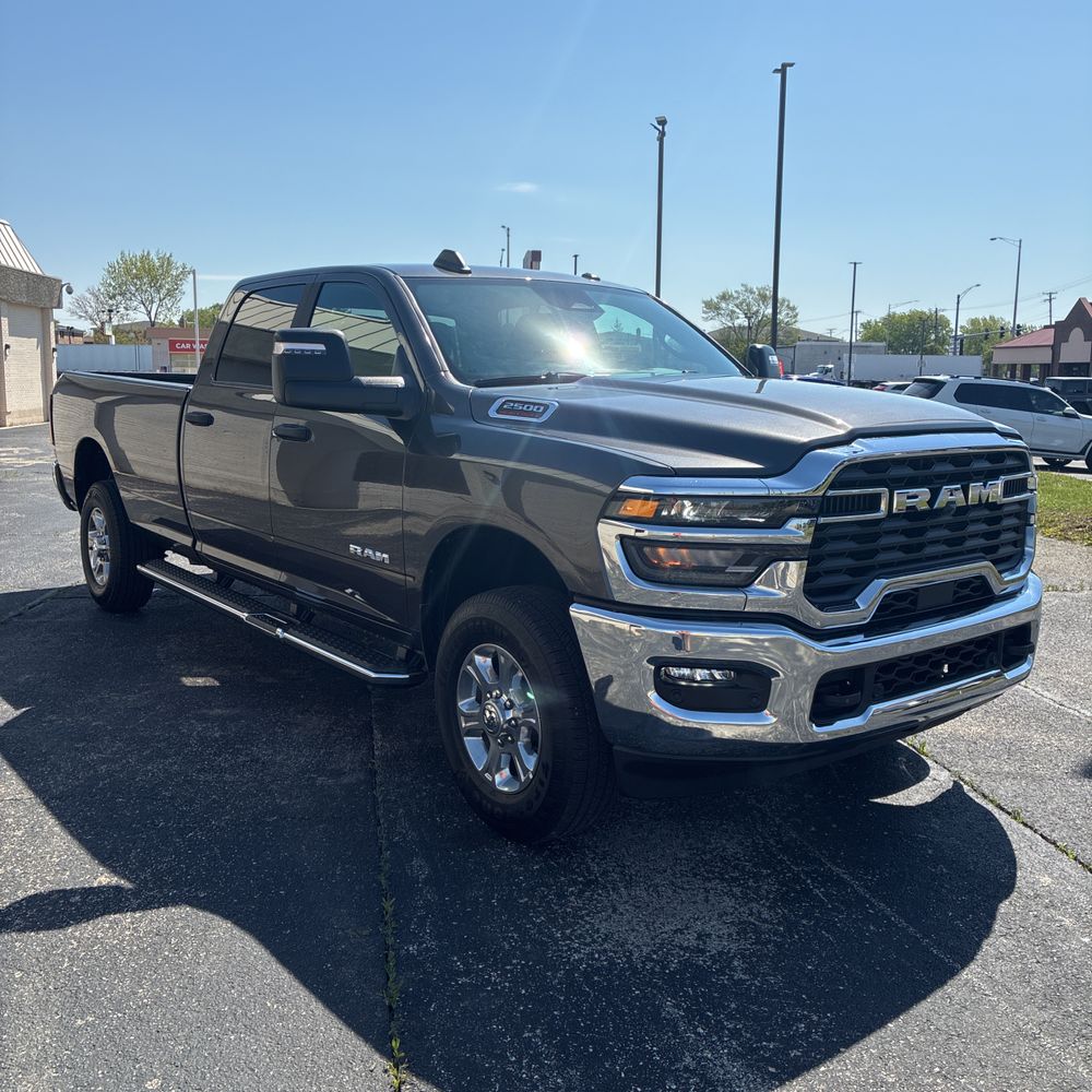 2026 Ram 2500 Big Horn Crew Cab 4x4 8' Box
