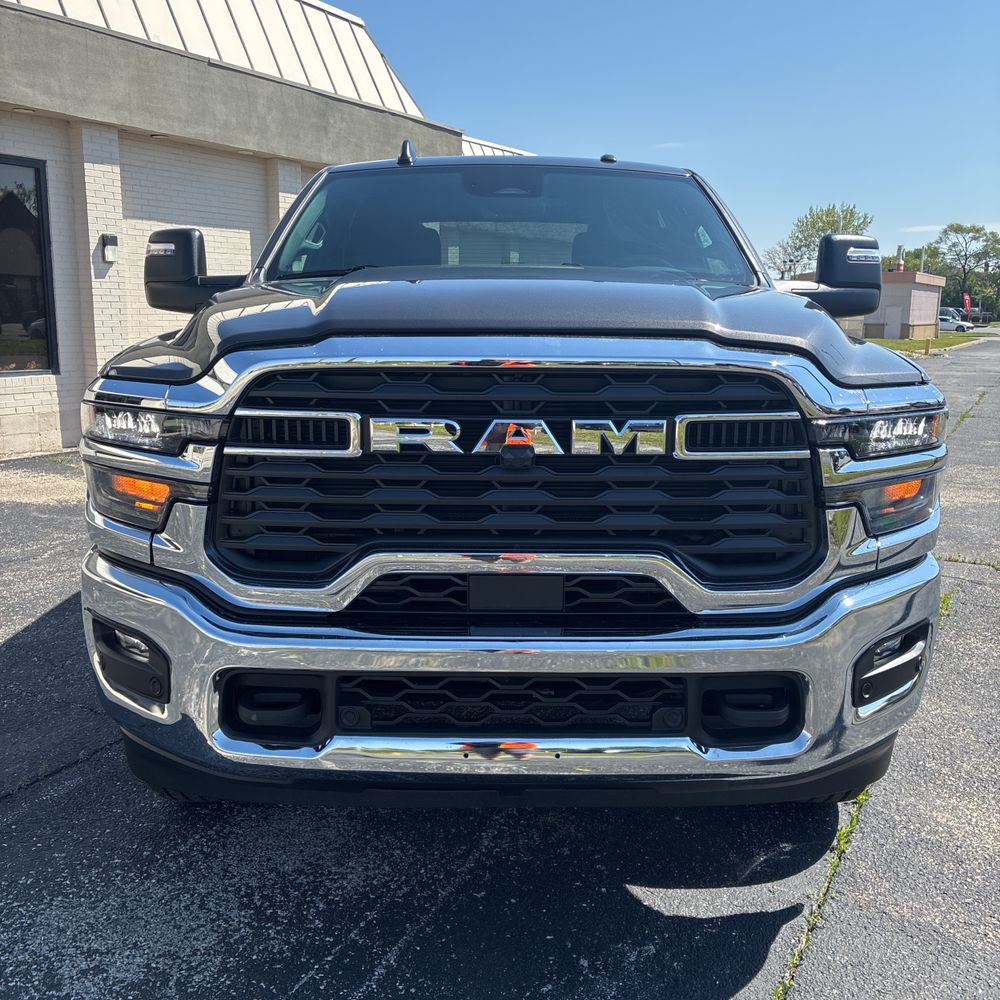 2026 Ram 2500 Big Horn Crew Cab 4x4 8' Box