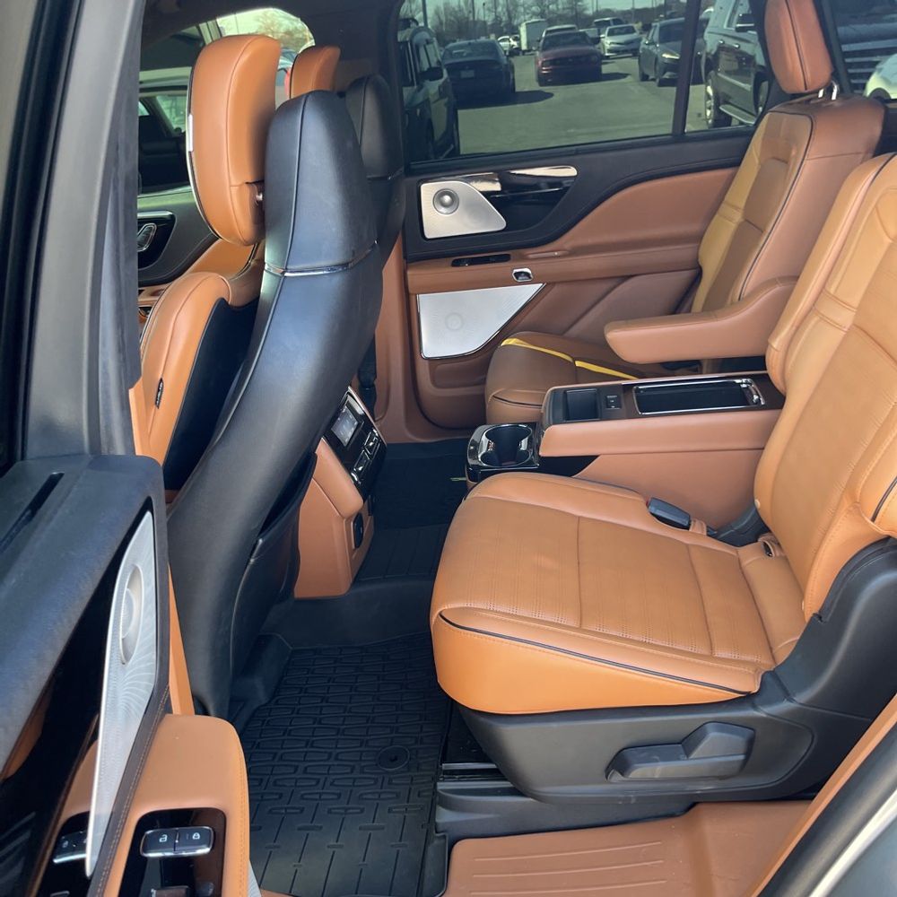 2022 Lincoln Aviator Black Label