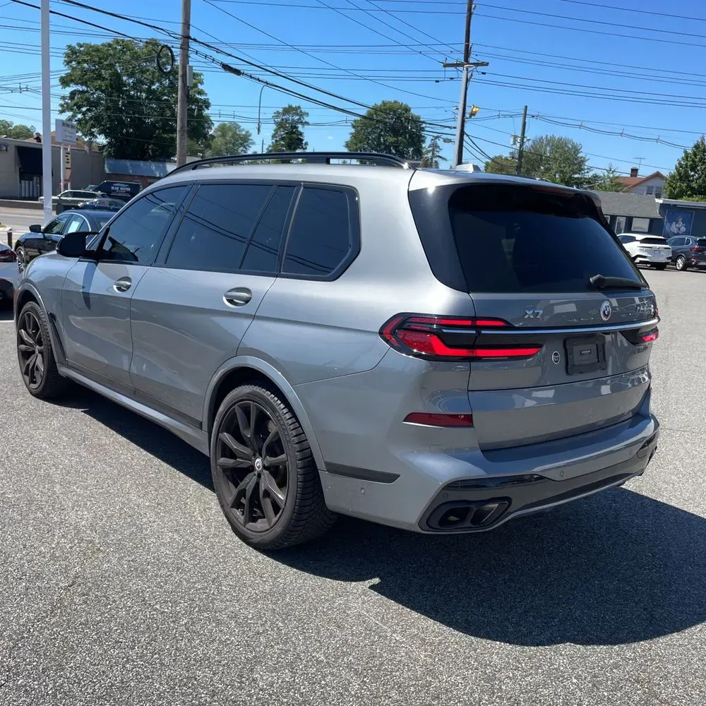 2023 BMW X7 M60i