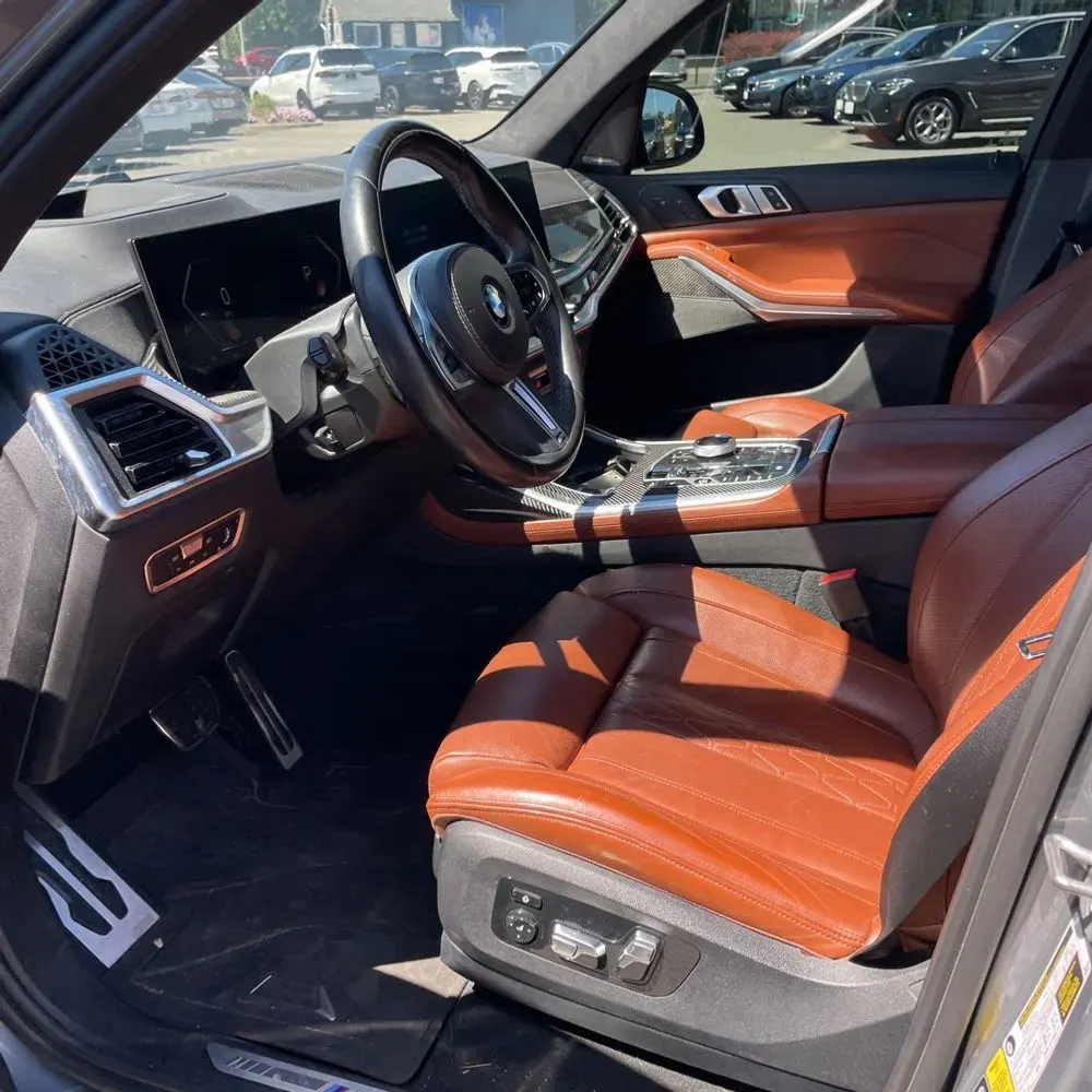 2023 BMW X7 M60i