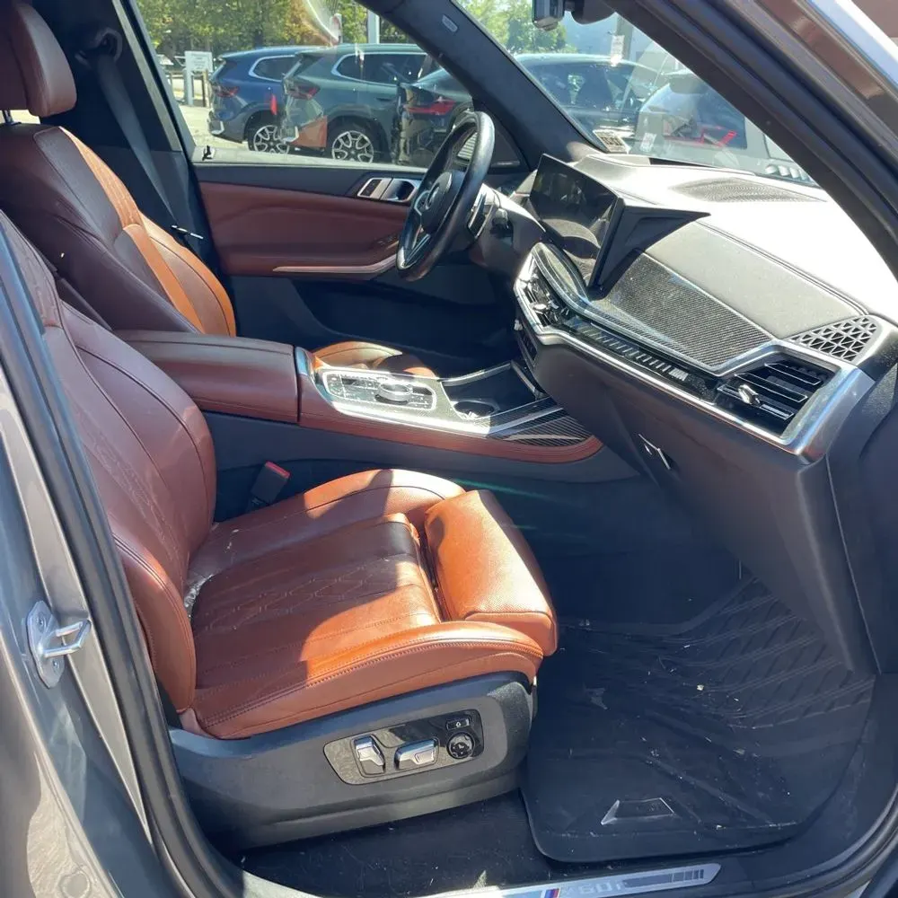2023 BMW X7 M60i