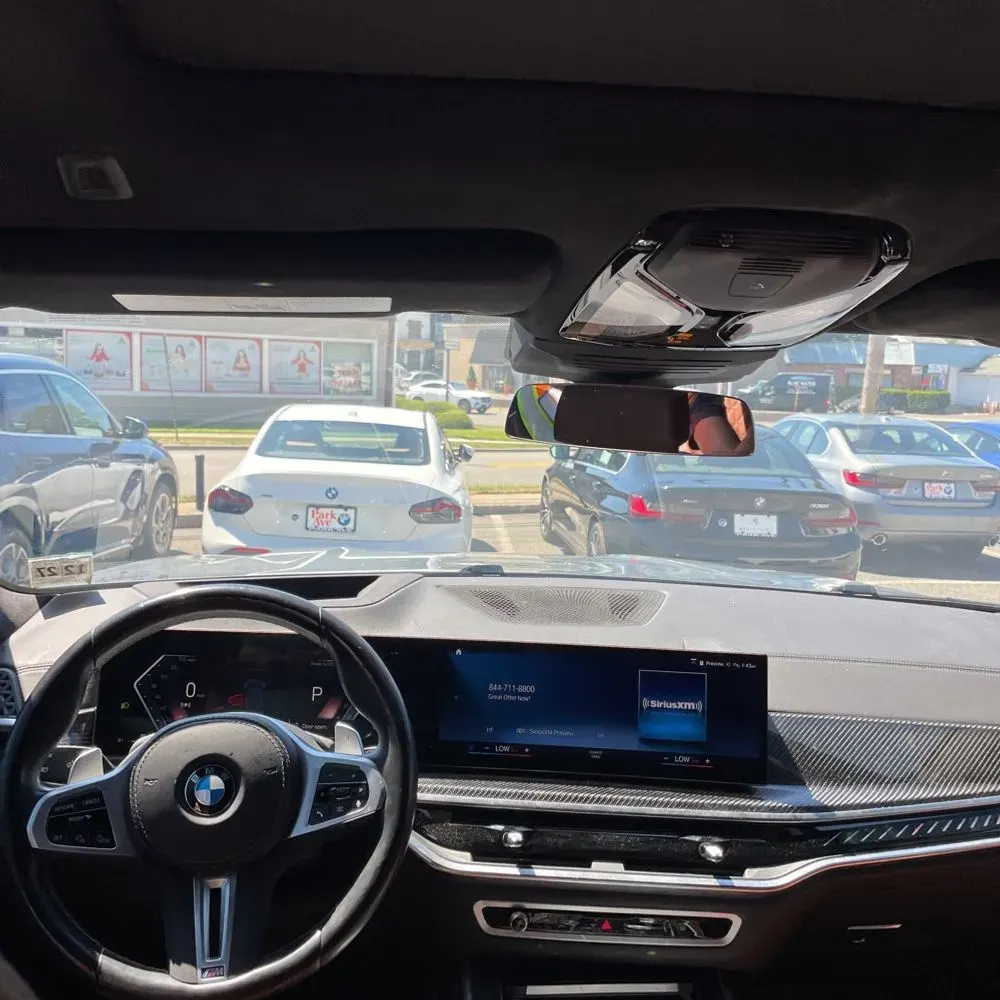 2023 BMW X7 M60i