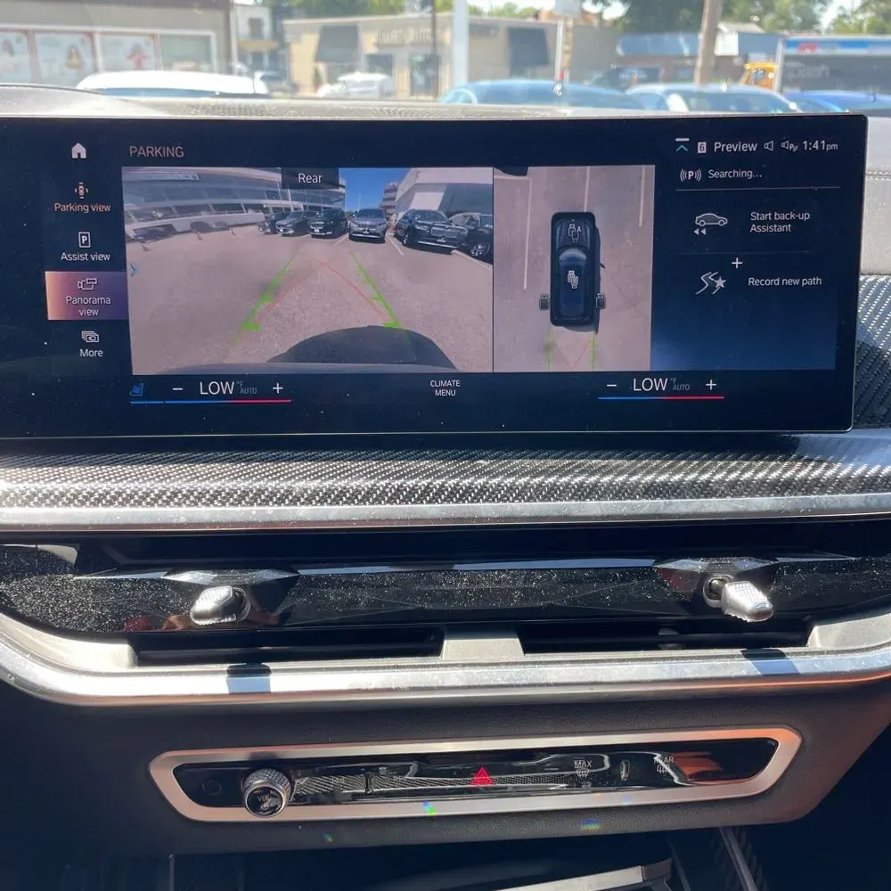 2023 BMW X7 M60i