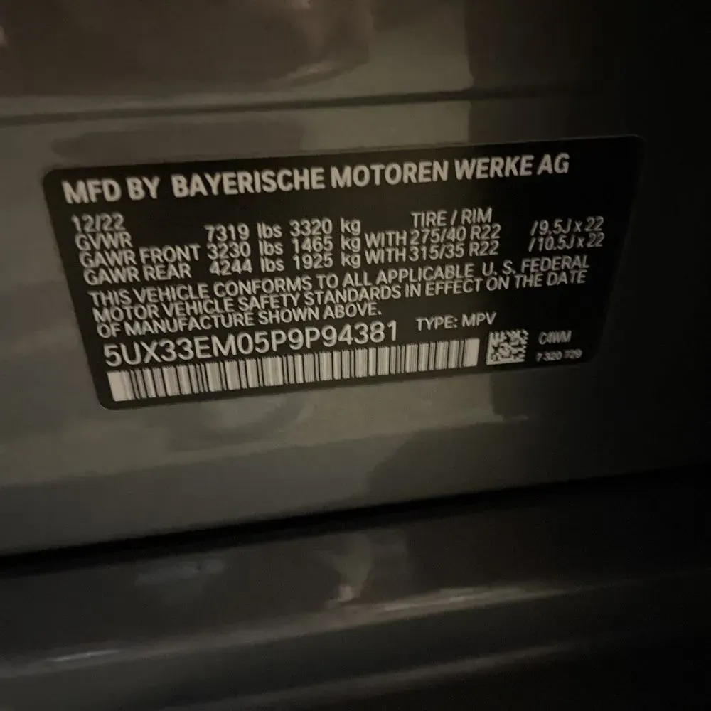 2023 BMW X7 M60i