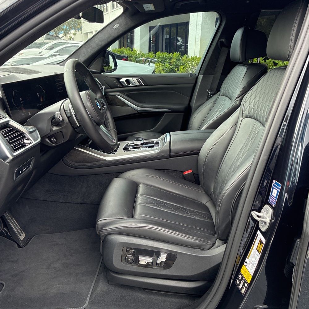 2024 BMW X7 xDrive40i
