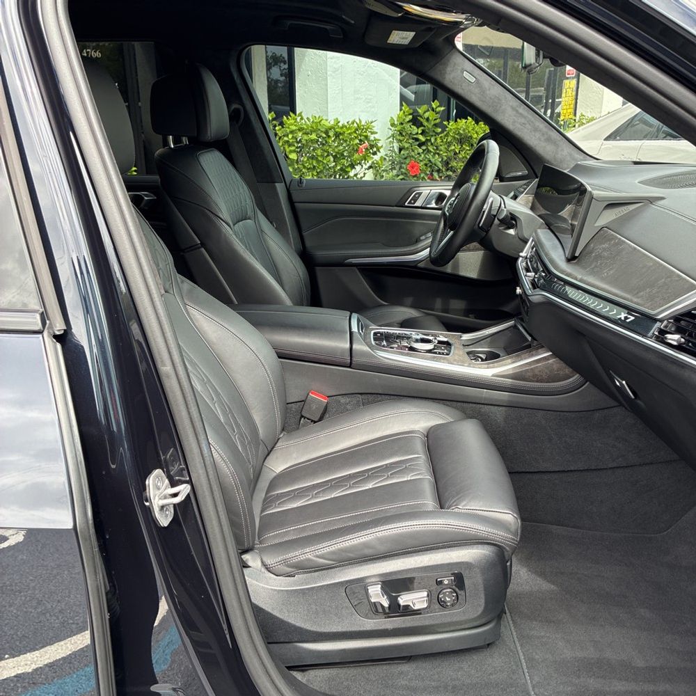 2024 BMW X7 xDrive40i