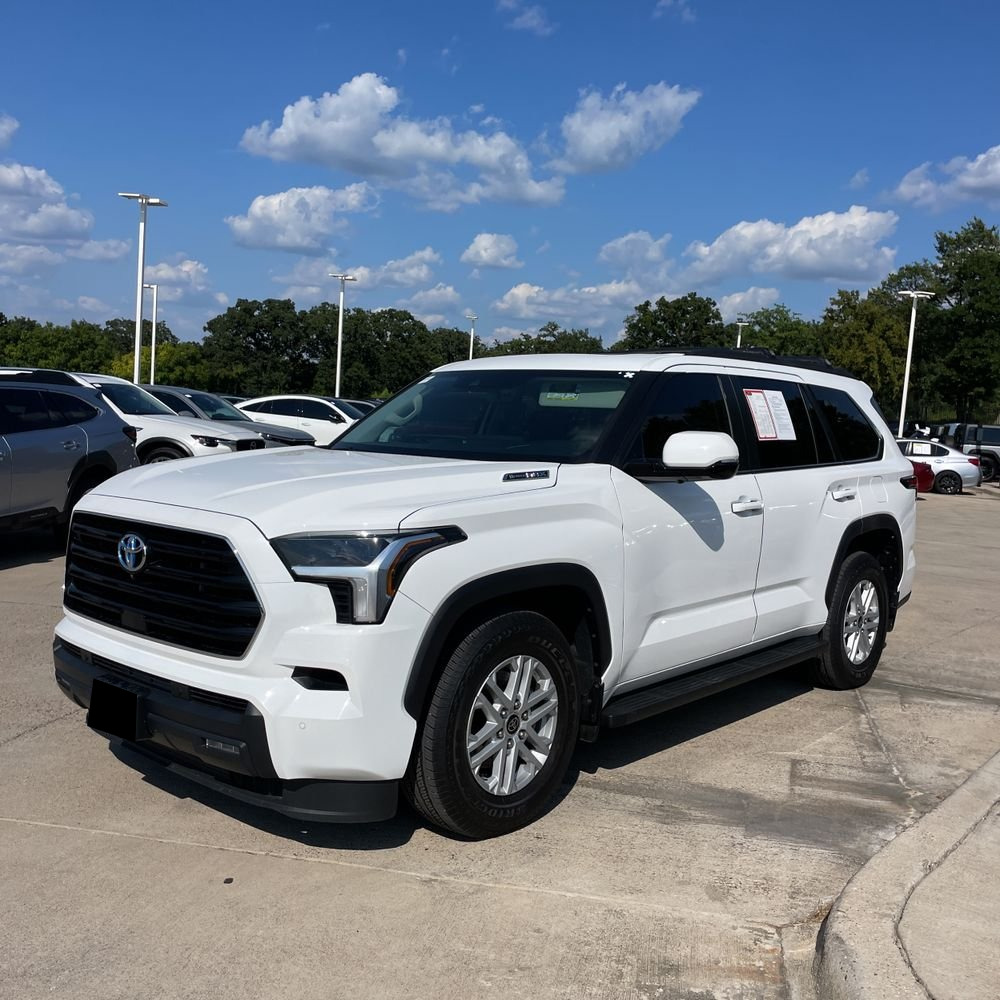 2024 Toyota Sequoia SR5
