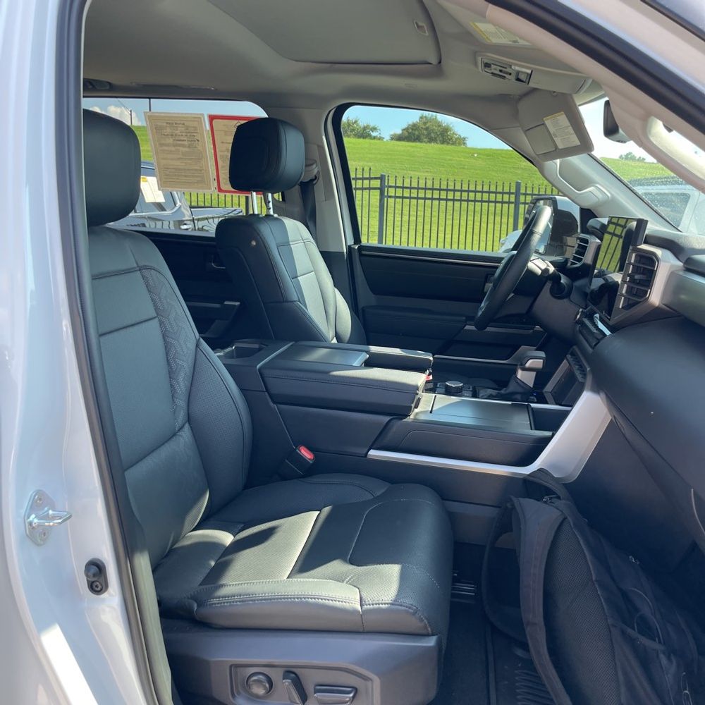 2024 Toyota Sequoia SR5