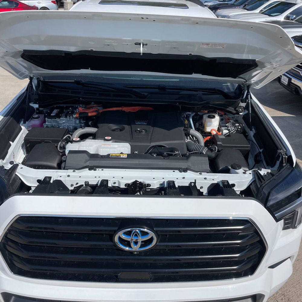 2024 Toyota Sequoia SR5