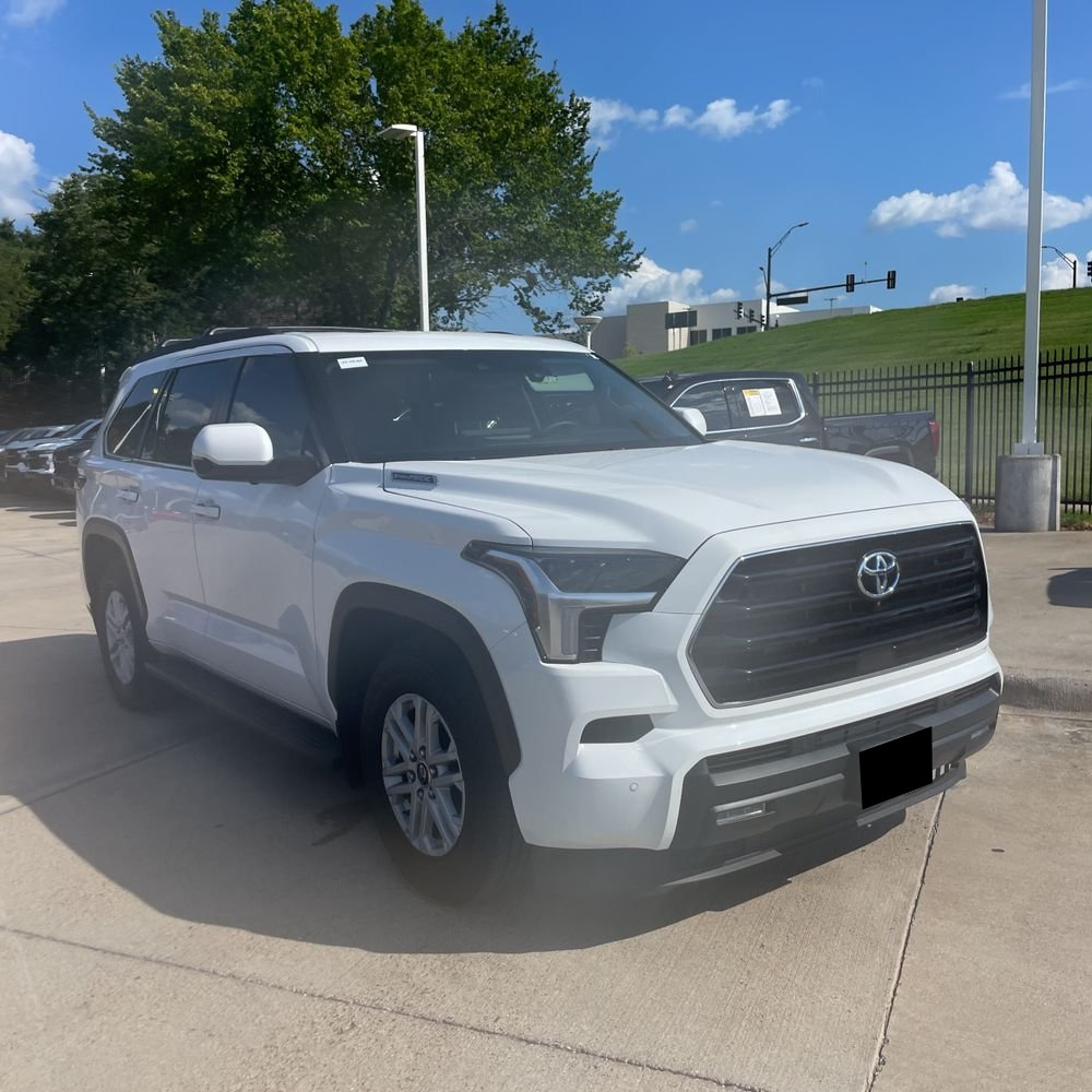2024 Toyota Sequoia SR5