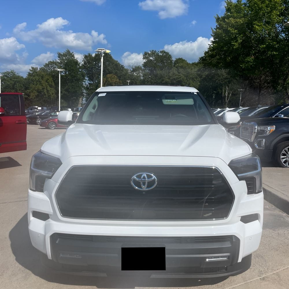 2024 Toyota Sequoia SR5