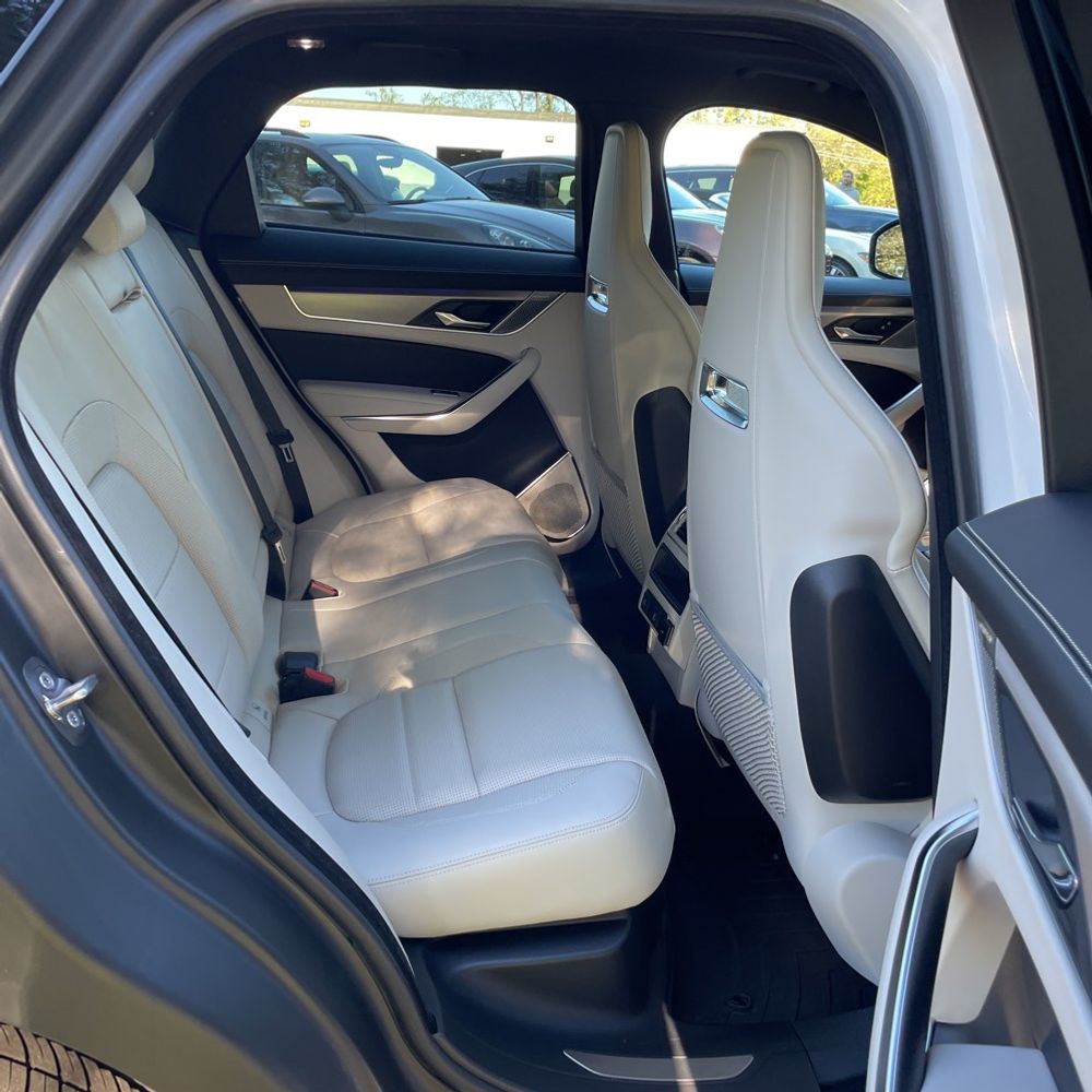 2024 Jaguar F-Pace P400 R-Dynamic S