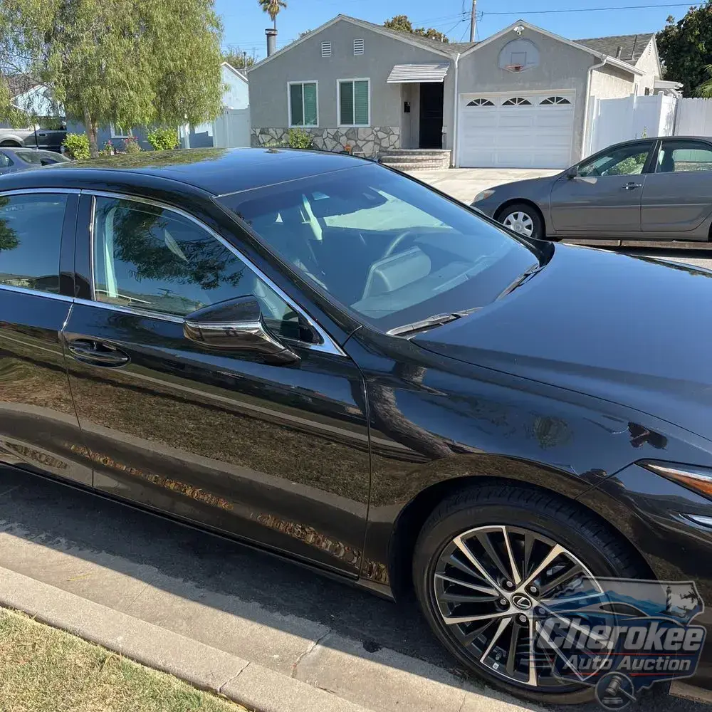 2025 Lexus ES 300h Base