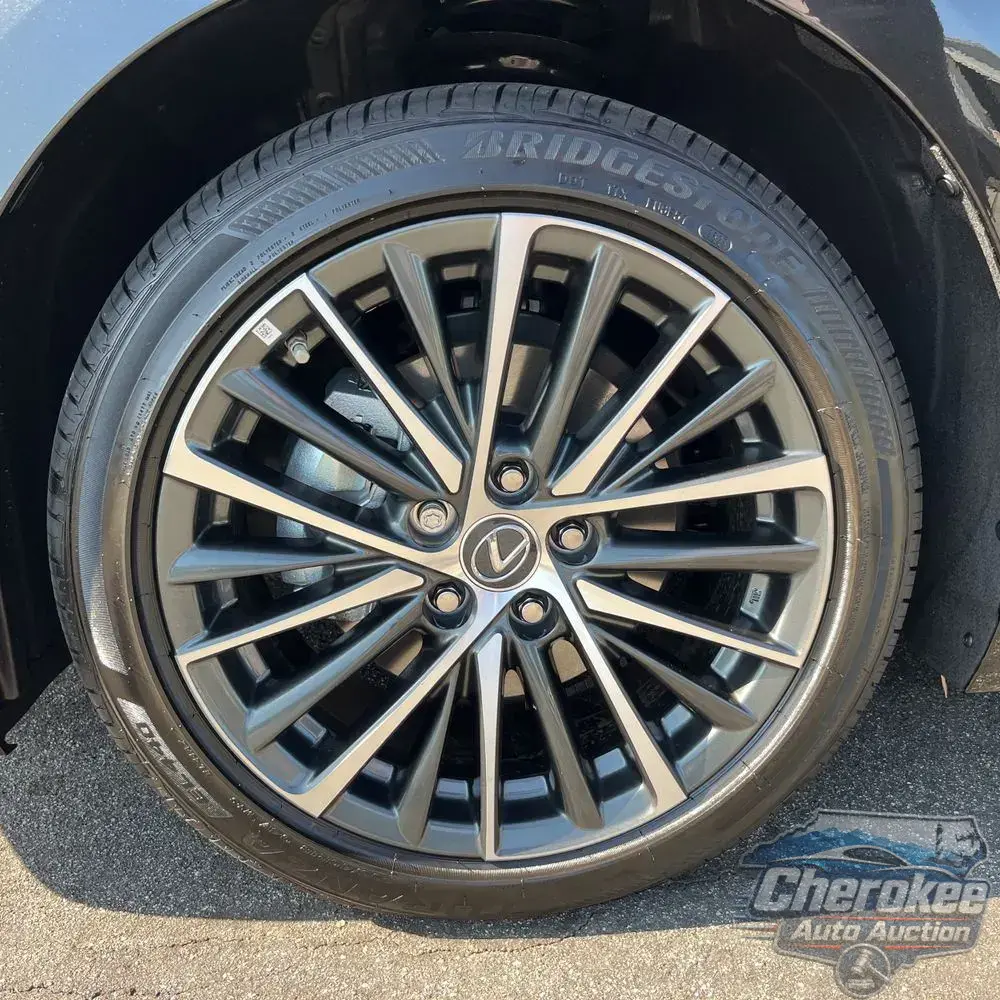 2025 Lexus ES 300h Base
