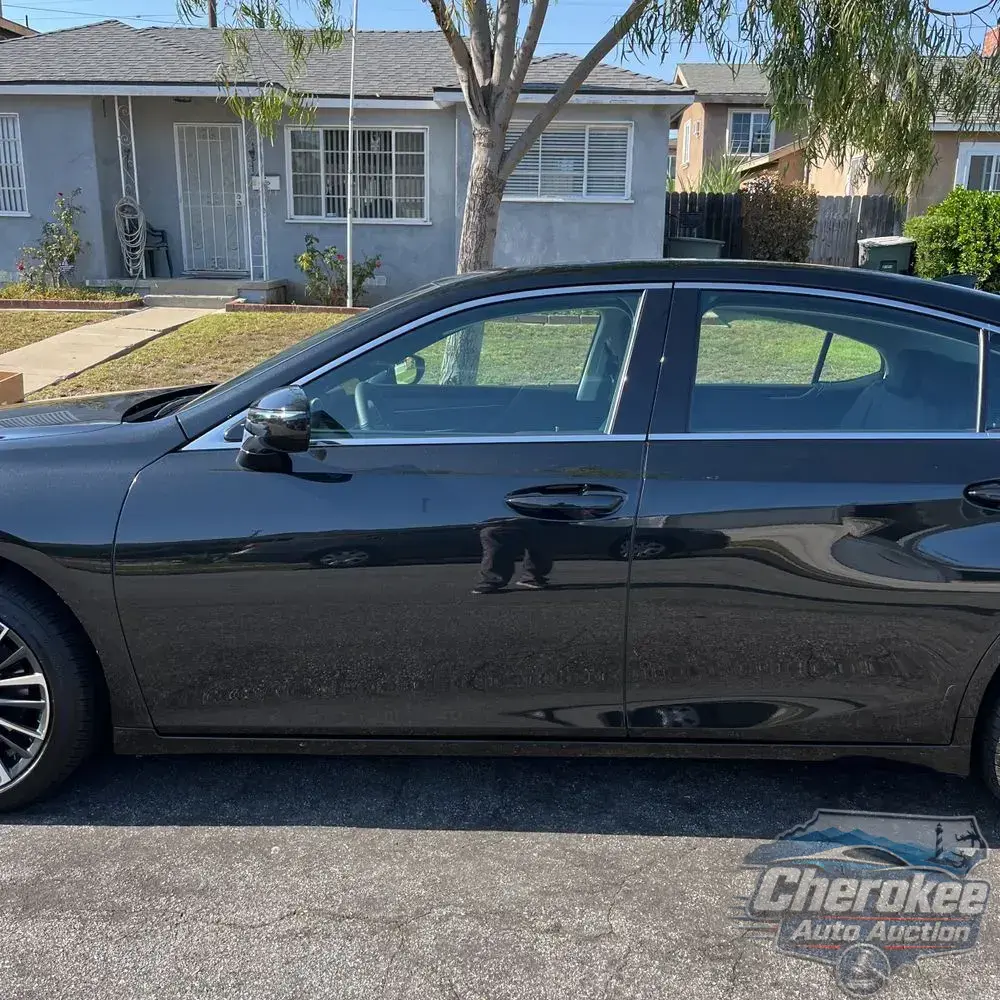 2025 Lexus ES 300h Base