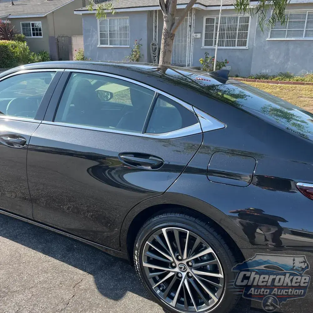 2025 Lexus ES 300h Base