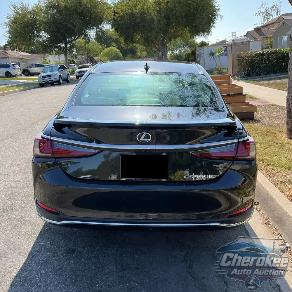 2025 Lexus ES 300h Base