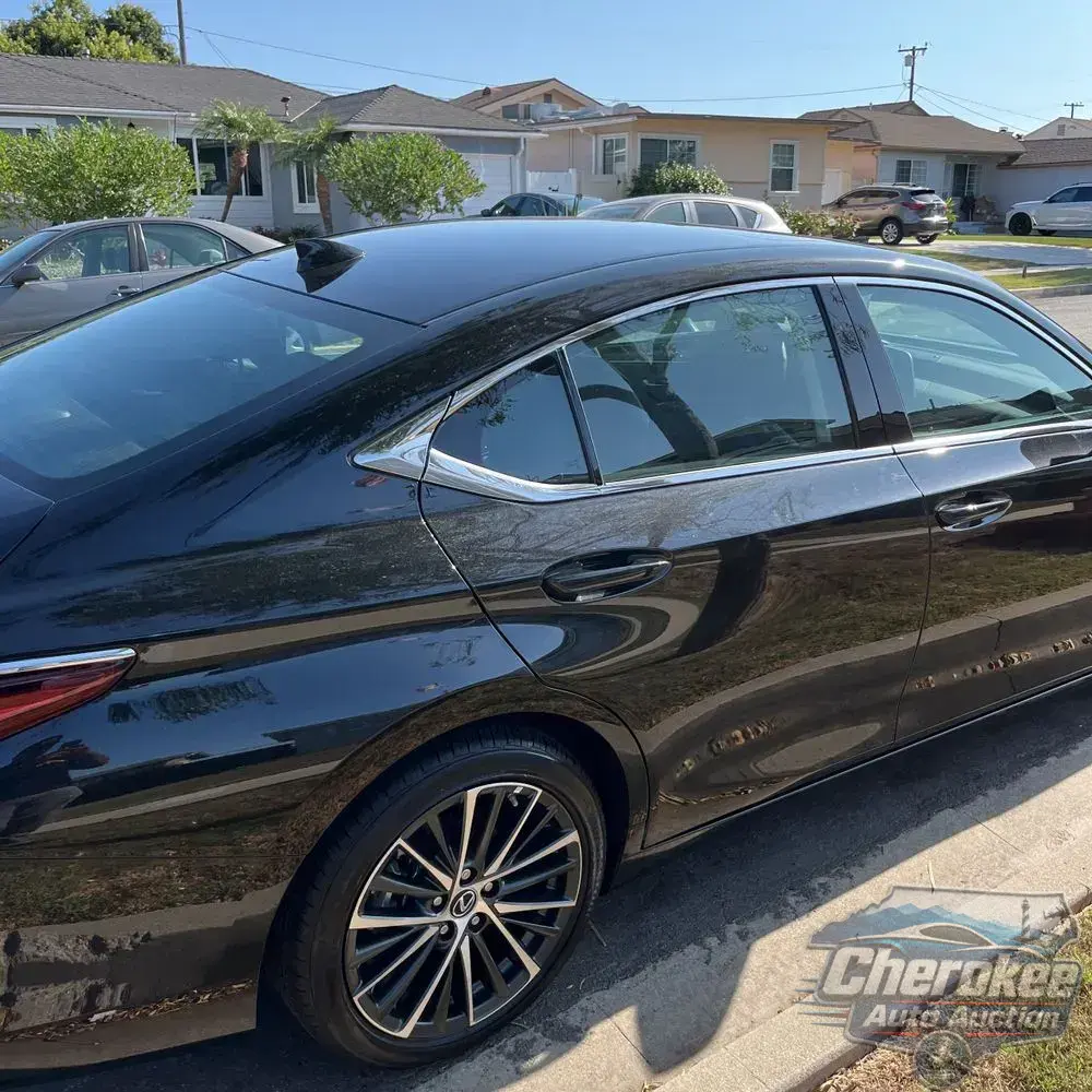 2025 Lexus ES 300h Base