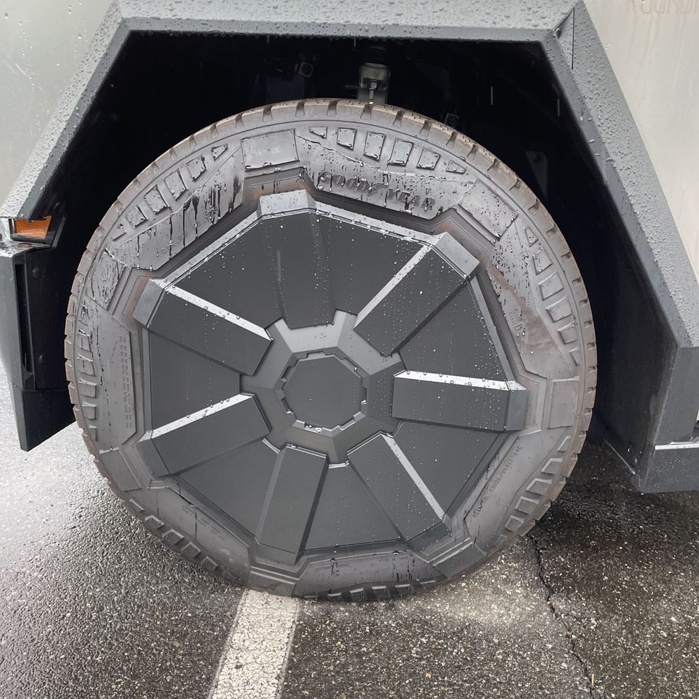 2024 Tesla Cybertruck CyberBeast