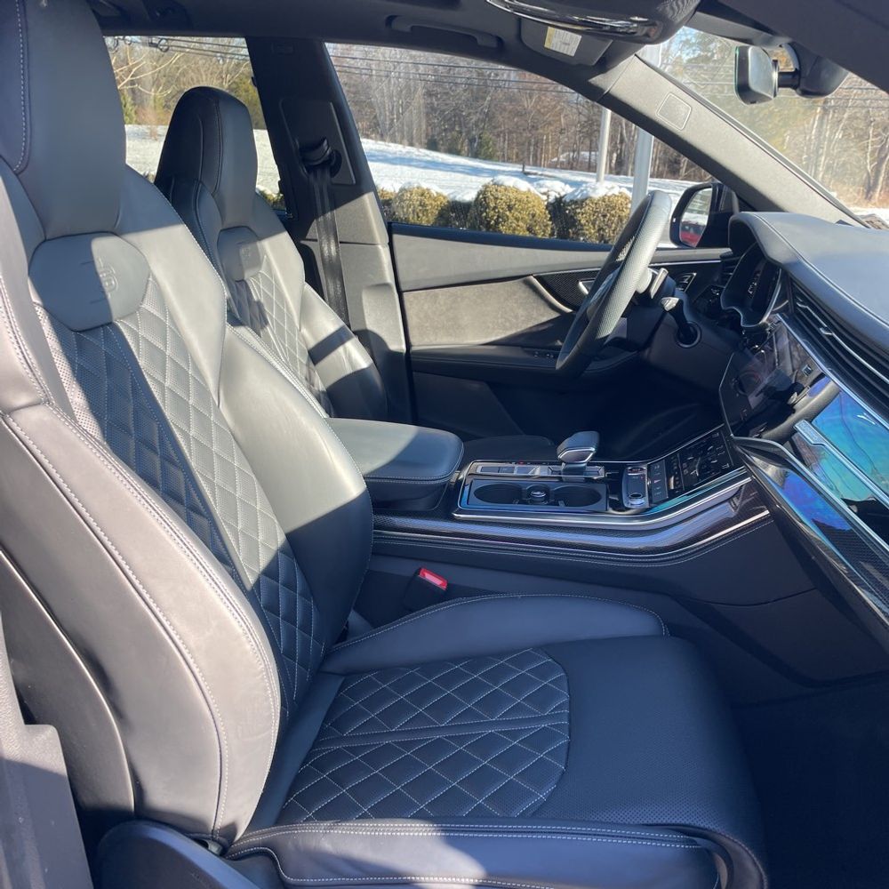 2022 Audi SQ8 Premium Plus