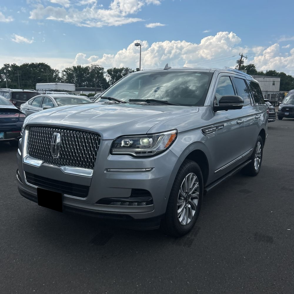 2023 Lincoln Navigator Standard
