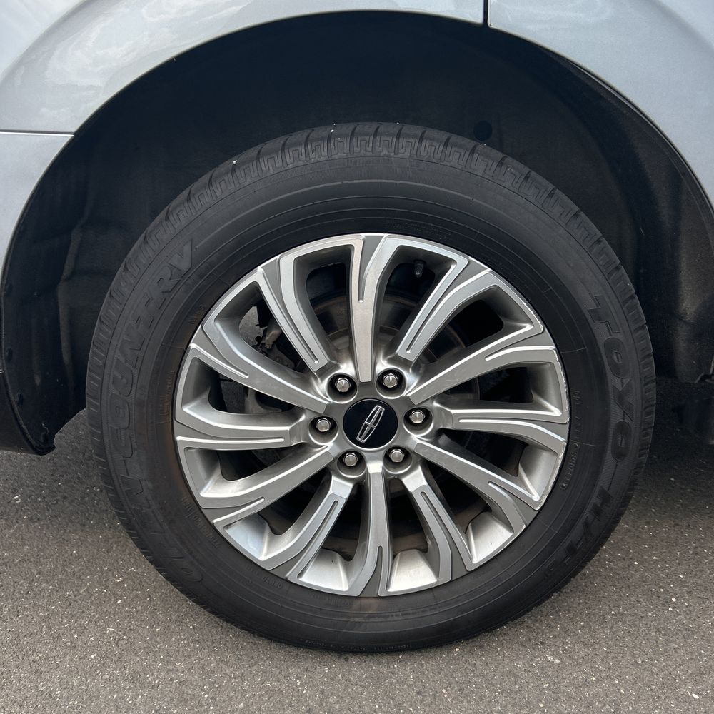 2023 Lincoln Navigator Standard