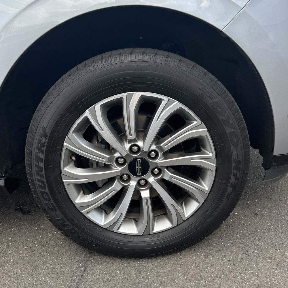 2023 Lincoln Navigator Standard