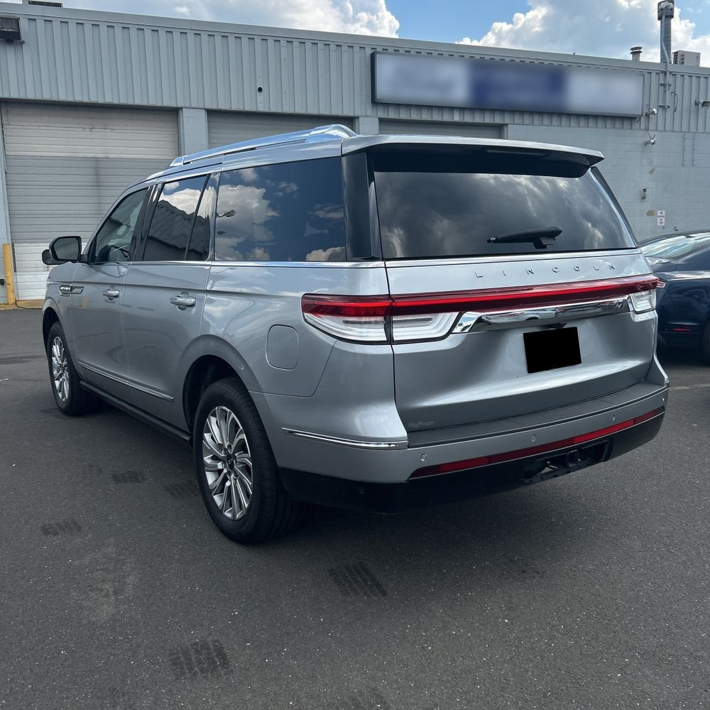 2023 Lincoln Navigator Standard