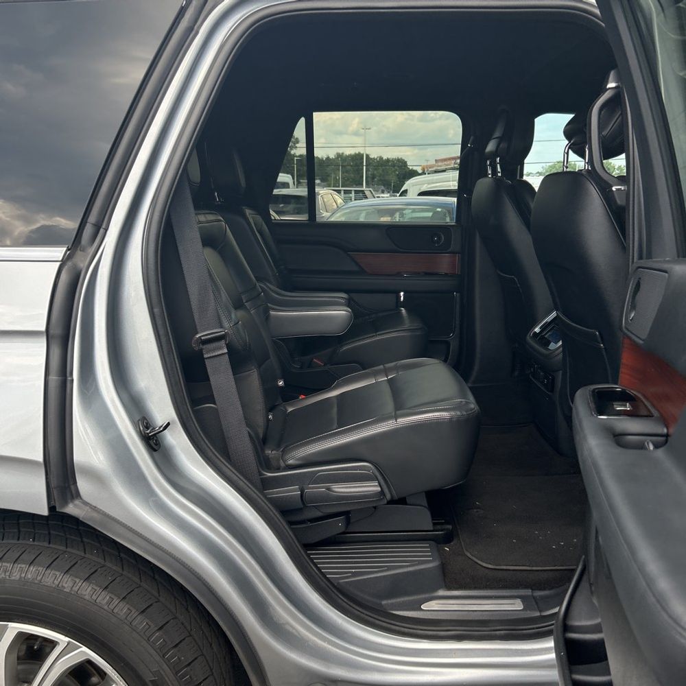 2023 Lincoln Navigator Standard