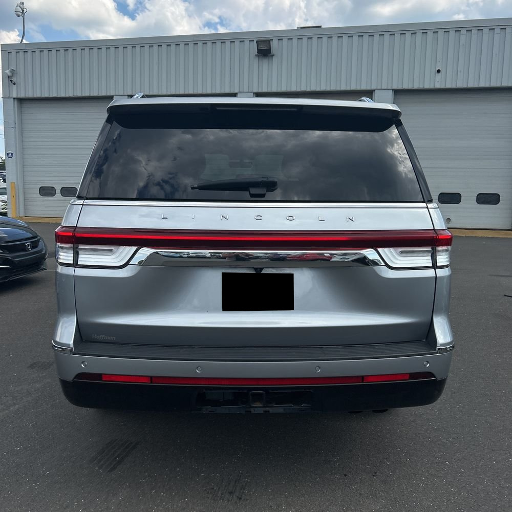 2023 Lincoln Navigator Standard