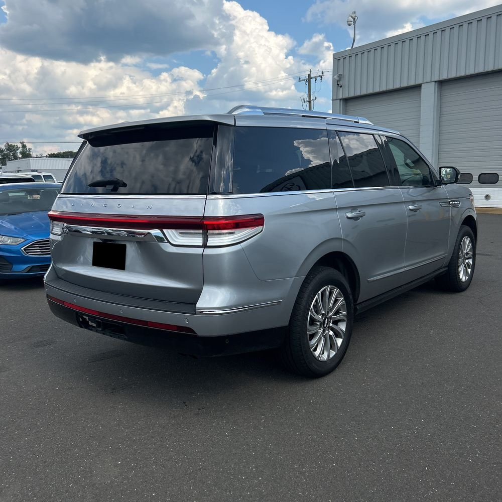 2023 Lincoln Navigator Standard