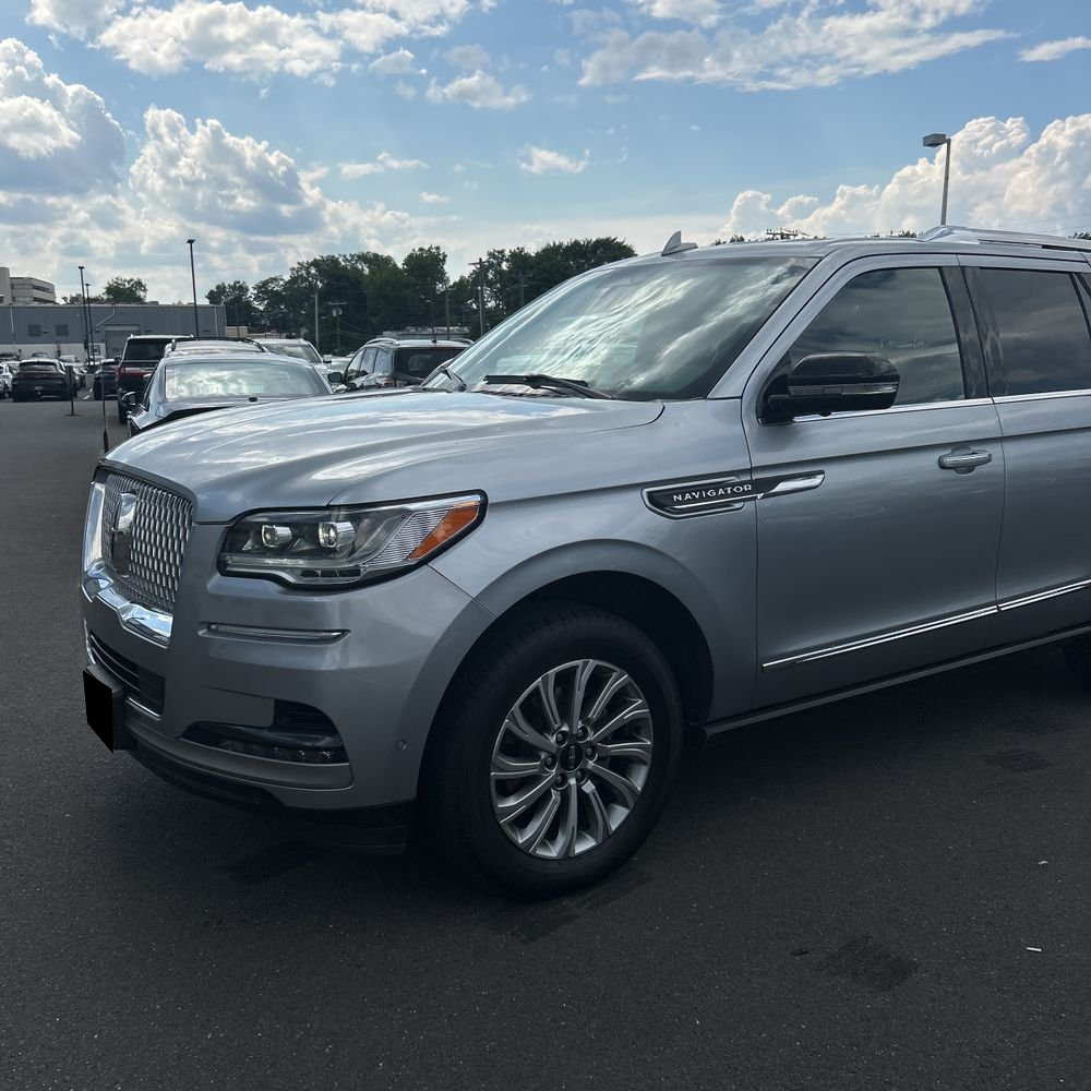 2023 Lincoln Navigator Standard