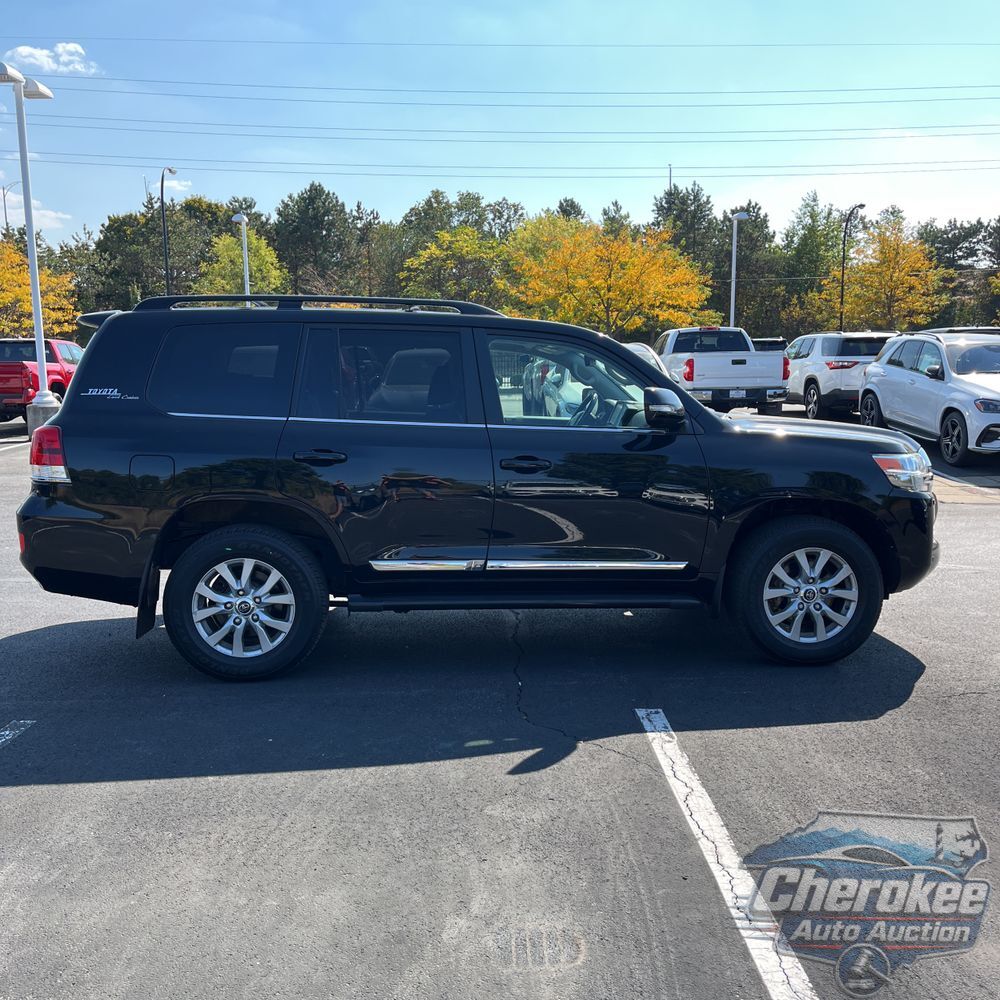 2020 Toyota Land Cruiser Base